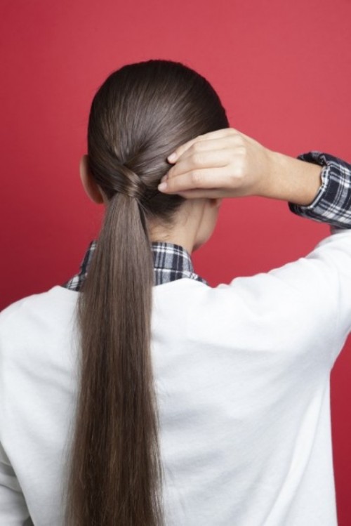 Stylish And Smooth DIY Low Ponytail Hairstyle