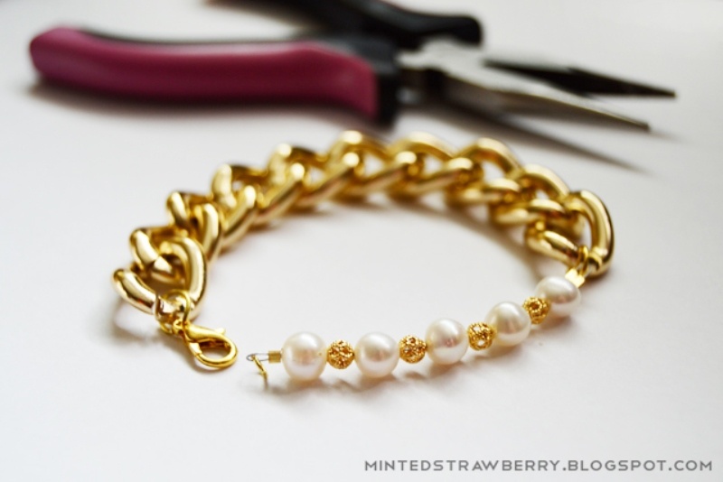 Stylish diy chunky pearl bracelet for nights out  2