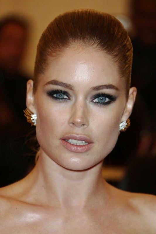 The 18 best makeup ideas for blue eyes  11
