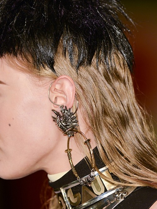 The Hottest Fall Trend: 20 Cuff Earrings To Wear