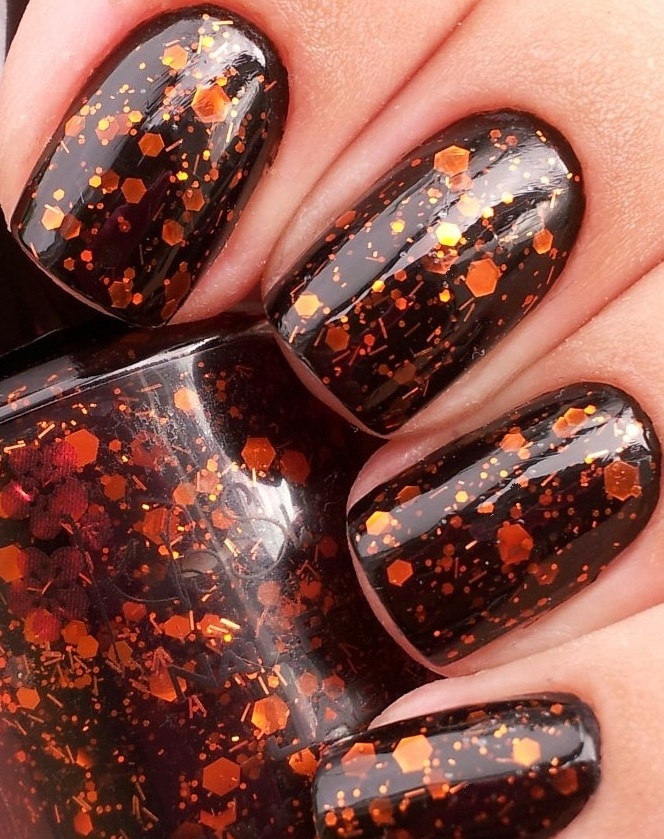 Trendy and eye catching fall nails ideas  32