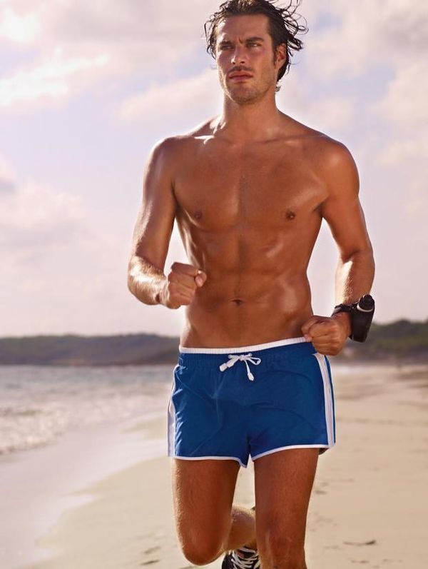 Trendy short swim trunks for men  33