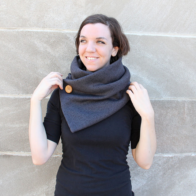 Picture Of warm diy no knit cowl with a big button  5