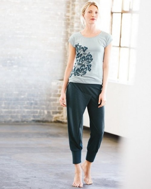 What To Wear To A Yoga Class: 21 Stunning And Comfy Ideas
