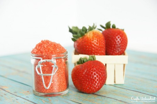 9 Yummy DIY Strawberry Beauty Recipes